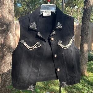 ▶️ Elizabeth Collier and Company ◀️ Vintage jeweled Vest